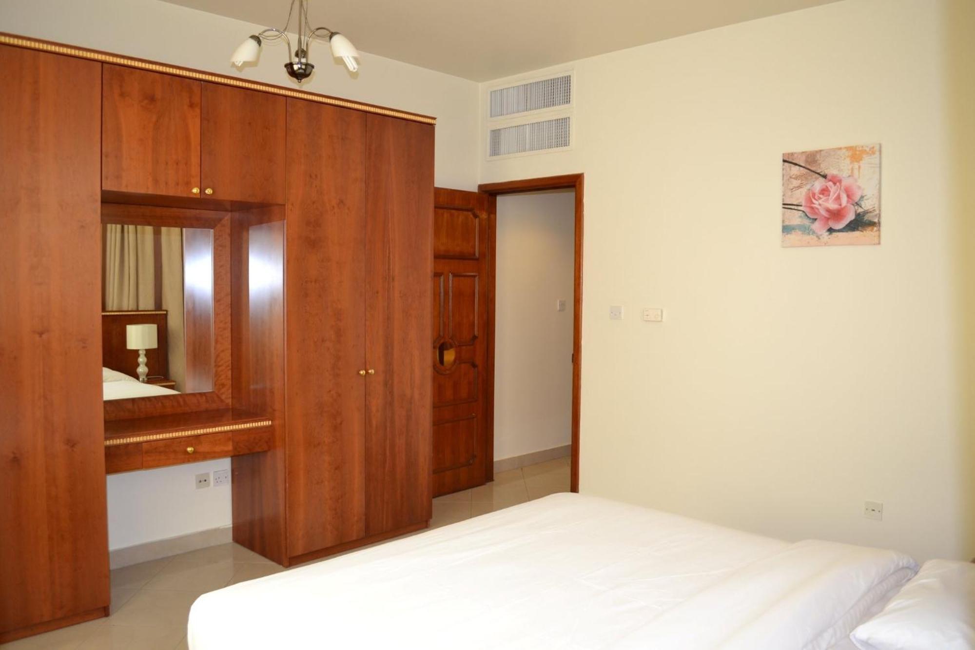 Abu Dhabi Plaza Hotel Apartments Buitenkant foto