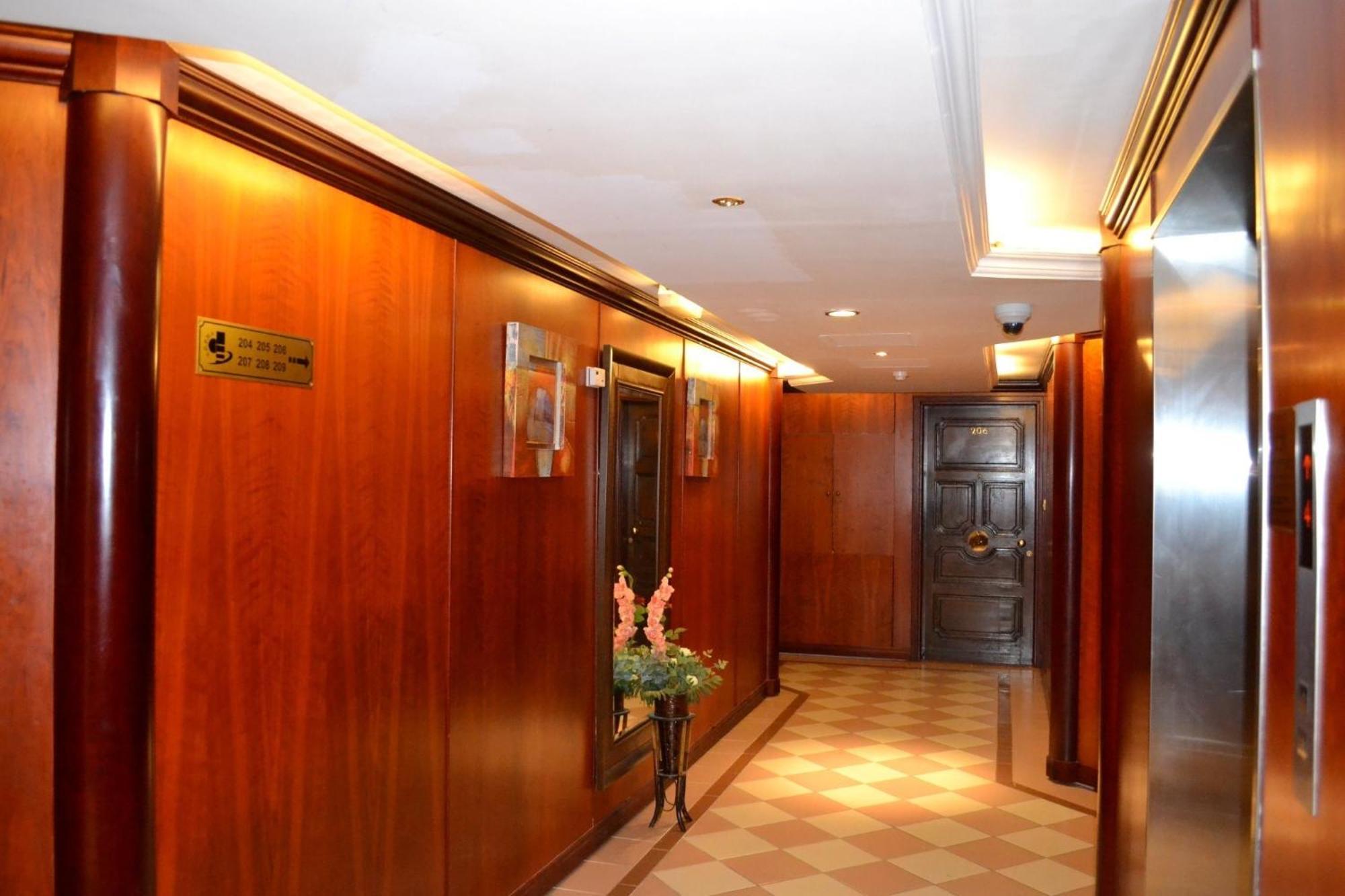 Abu Dhabi Plaza Hotel Apartments Buitenkant foto