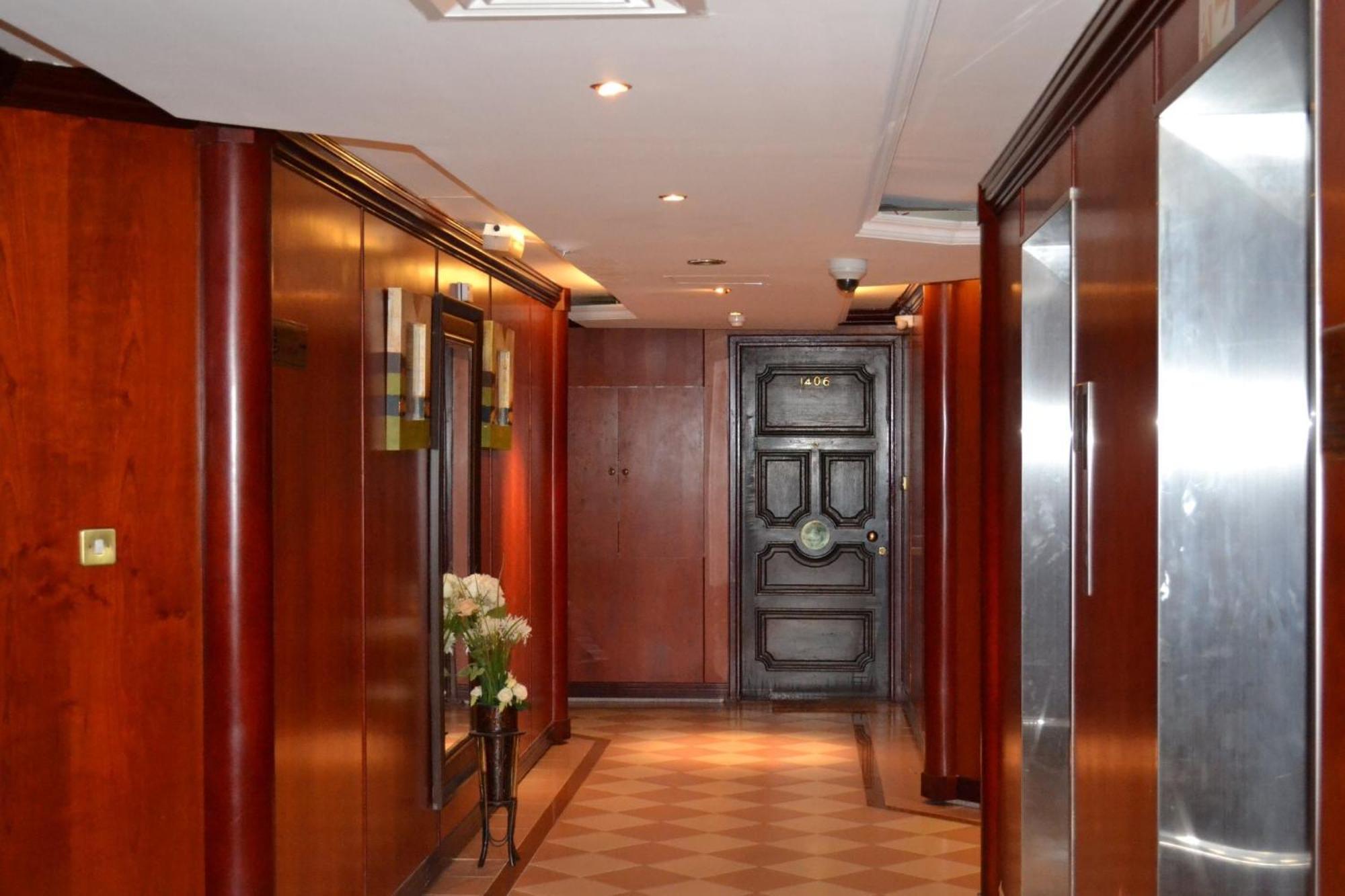 Abu Dhabi Plaza Hotel Apartments Buitenkant foto