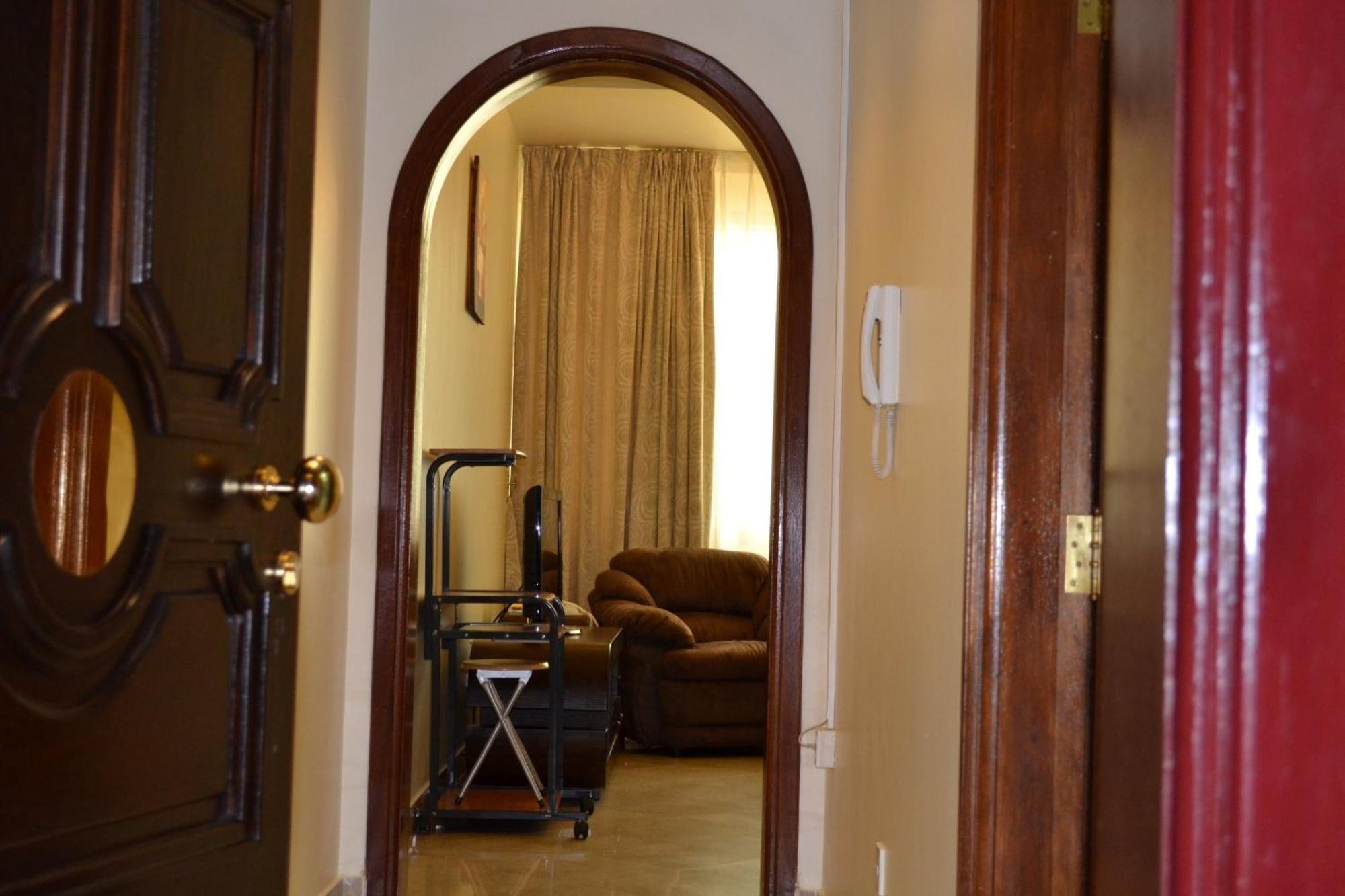 Abu Dhabi Plaza Hotel Apartments Buitenkant foto