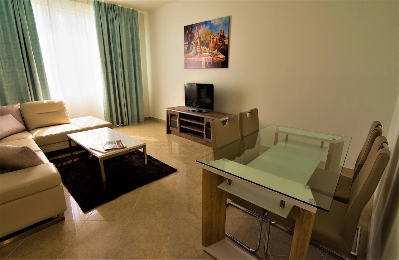 Abu Dhabi Plaza Hotel Apartments Buitenkant foto